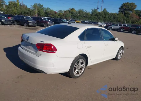 2015 Volkswagen Passat 2.0L Tdi Se из США, поврежденный, VIN 1VWBV7A32FC030892